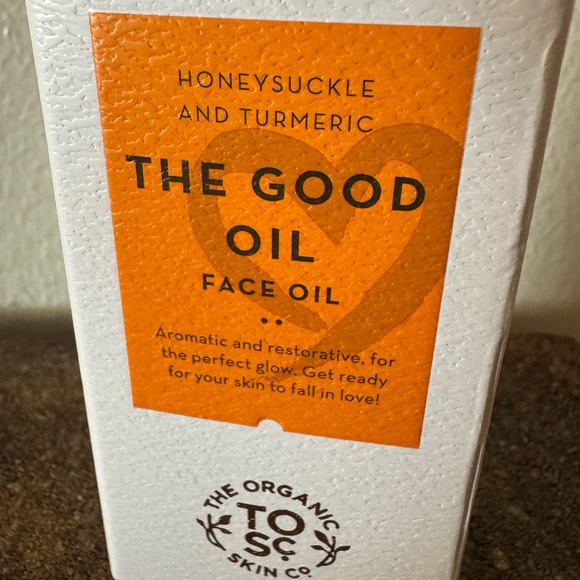 The Good Oil - Honeysuckle and Turmeric Face Oil - Picture 2 of 5